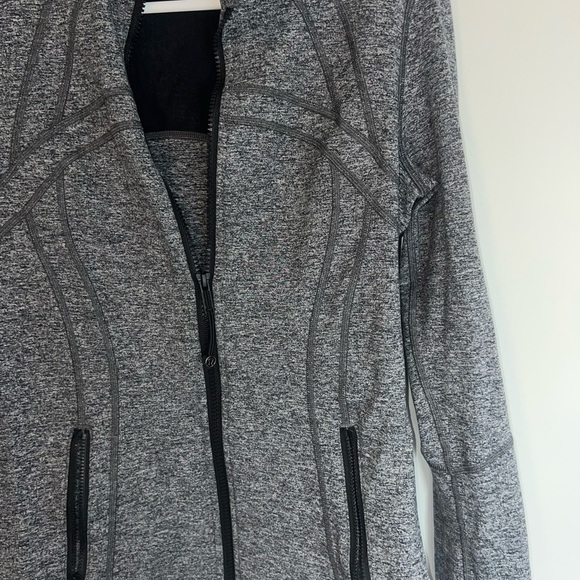 Lululemon women’s define grey jacket size 8 - Picture 5 of 14